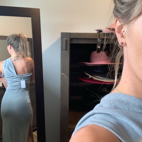 Dress - Picture 2 of 2